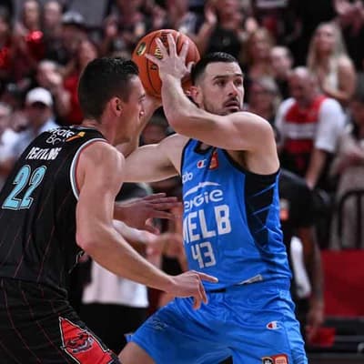 Goulding to the rescue as United stun NBL Hawks at home