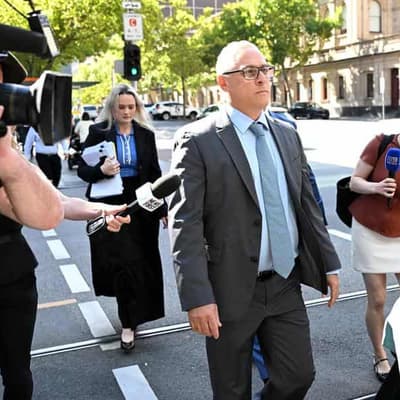 Director faults firefighters over toxic recycling blaze