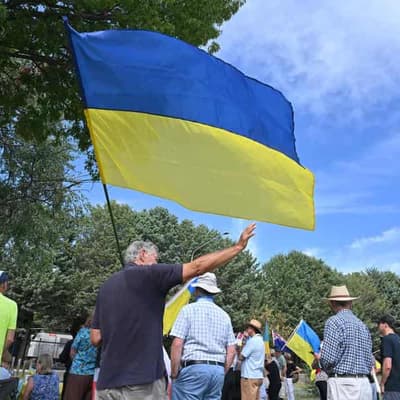 Ceasefire first call amid Ukraine peacekeeping push