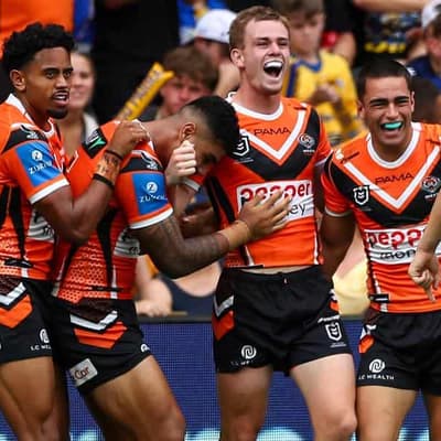Brown booed, Galvin stars as Tigers thrash Eels