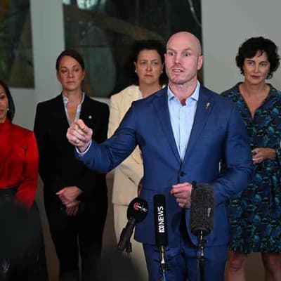 Independent to confront major parties on crunch issues