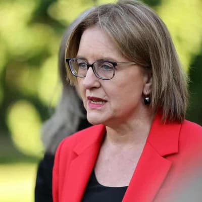 Premier vows: we won't leave house till bail laws pass