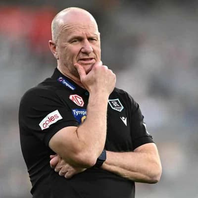 Hinkley won't jump early as Port coach, calls for calm