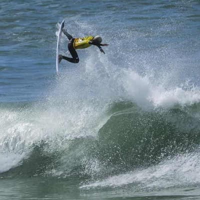 Rookie Vaughan earns clash with WSL leader Ferreira