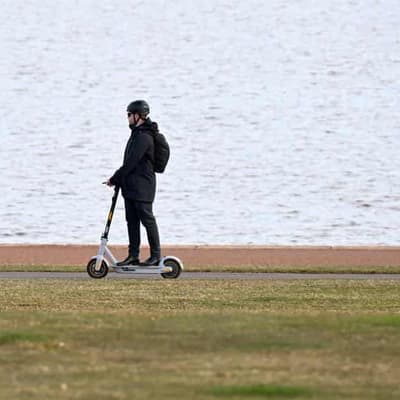 Powering up system to stop firestorm of risky batteries