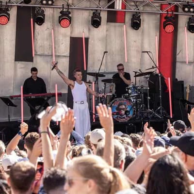 Robbie Williams' Keys to the City honour prompts review