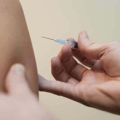 Researcher refutes false claim that study shows COVID shots cause AIDS