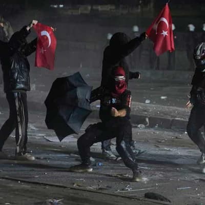 Turkey's opposition leader visits jailed Istanbul mayor