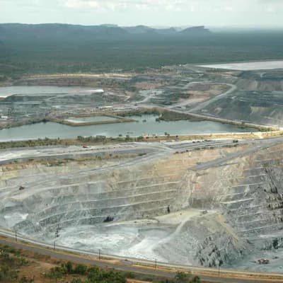 'Infected': minister criticised over uranium mine lease