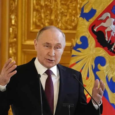 Place Ukraine in temporary administration, Putin says