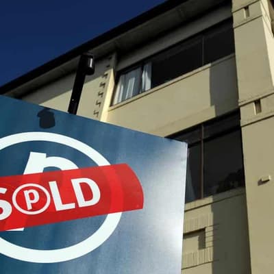 Treasurer joins chorus in hosing down rate cut hopes