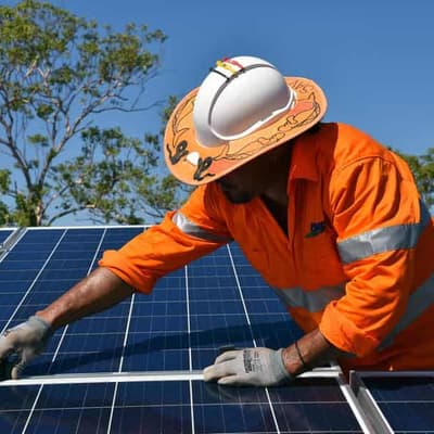 Cheap batteries pledge powers Labor re-election push