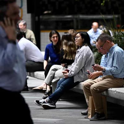 Don't be spooked by sliding super, funds warn members