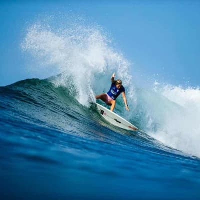 'Bittersweet' Nichols surfs away from sister's wedding