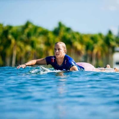 Aussie surfing septet made to wait in El Salvador