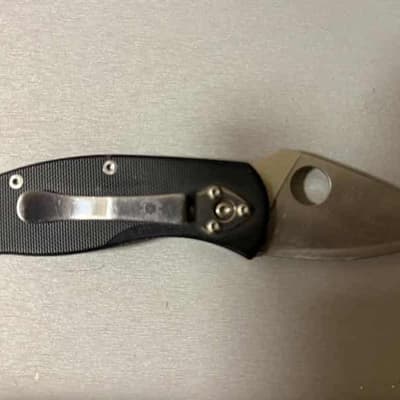 Juror brings knife into court in slavery trial