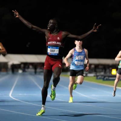 Gout cracks 10 seconds for the 100m twice in one night