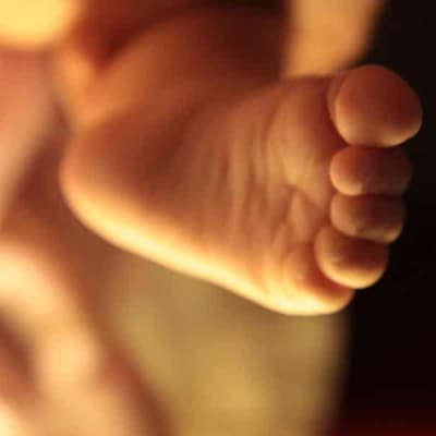 Legal 'nightmare' after woman births stranger's baby