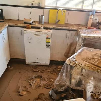 'Absolute mess': tiny town begins flood clean-up