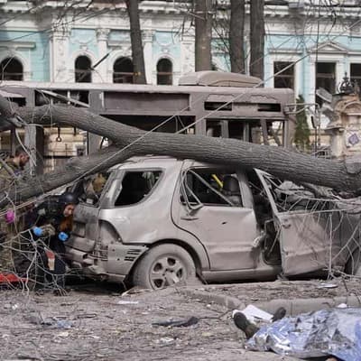 Ukraine says 32 killed in Russian ballistic missile hit