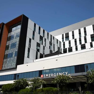 Barriers to clear in private-public hospital talks