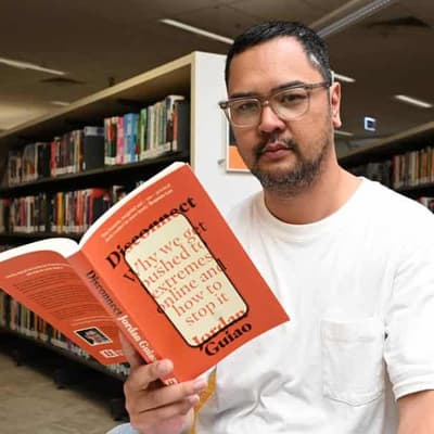 Aussie authors launch bid to close the book on AI theft