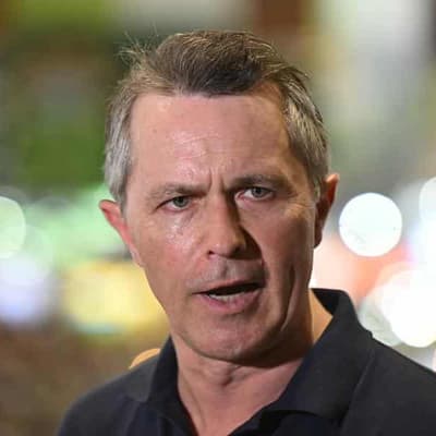 Labor minister wrongly claims Liberals didn't support $300 power rebate