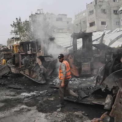 Israel steps up Gaza strikes, vaccination drive halted