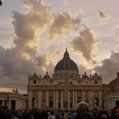 Thousands honour Pope Francis in St Peter's Basilica