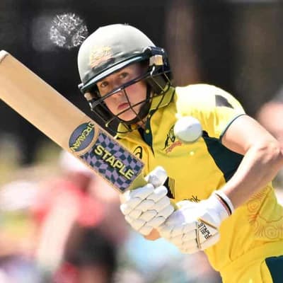 Australian women's cricket star makes state switch