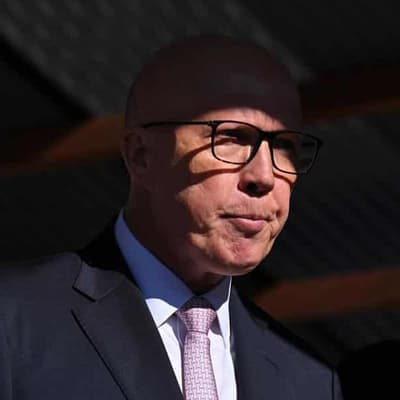 'Messy' campaign has Dutton in peril amid poll plunge