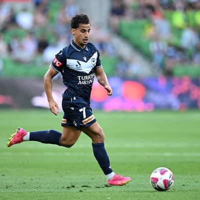 Arzani pushes Socceroos case in Victory's finals chase