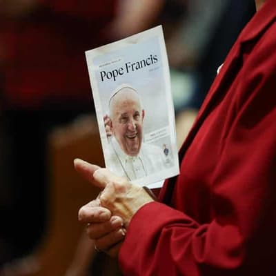 'Voice of compassion': Aussie churchgoers farewell Pope