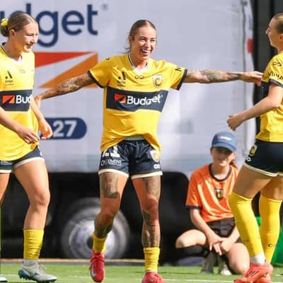 Mariners' Nunn delivers heavenly double to hold City