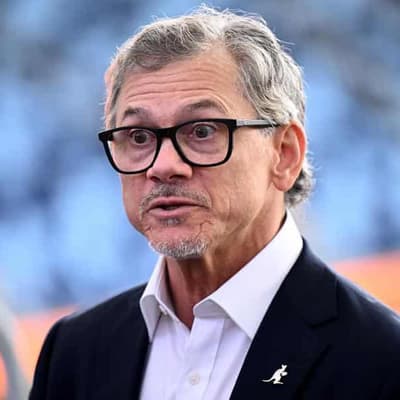 Gordon locks in as Kiss sends firm message to poachers