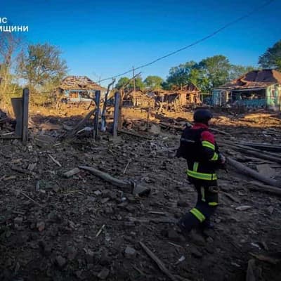 Ukraine cities quiet as Russia-backed ceasefire begins