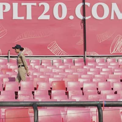 Australians dash to fly home with IPL suspended