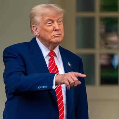 First white South Africans to arrive as refugees in US