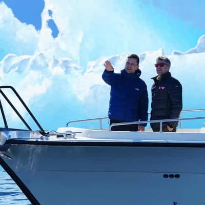 US weighs special status for Greenland