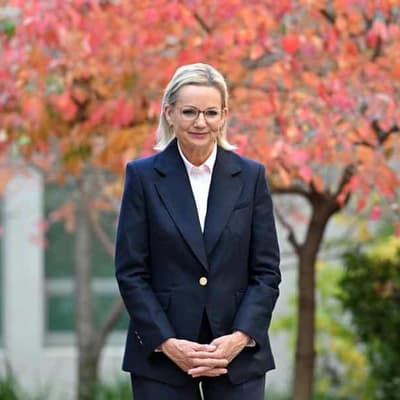 Liberal women reject 'sexist' criticism of party leader