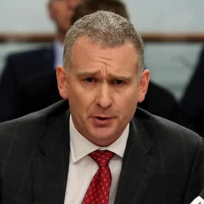 Anti-corruption chief quits role over workplace claims