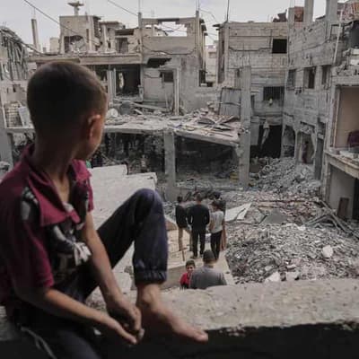 Israeli air strikes kill scores in Gaza, medics say