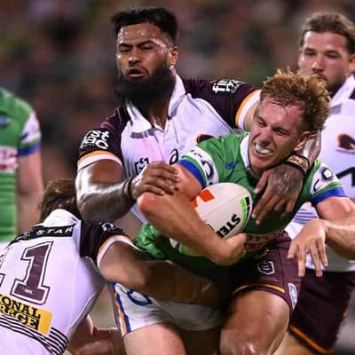 Broncos pack must 'pull fingers out' like 1990s: Renouf