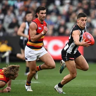 Crows boss considers challenging tradition against Pies