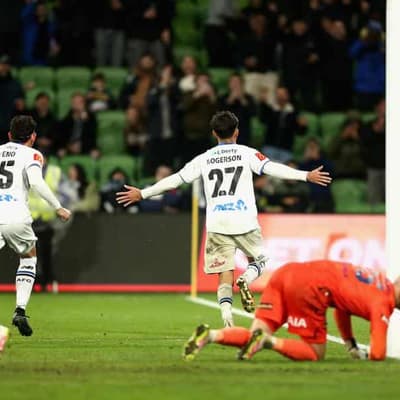 Auckland beat injury-hit Victory for ALM semi edge