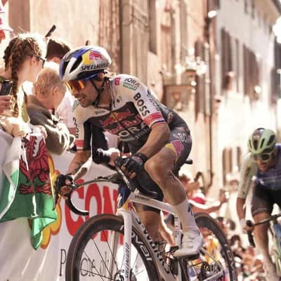 Roglic and Aussie hope Storer crash at Giro d'Italia