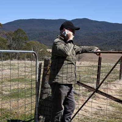 Telstra accused of beating around the bush on coverage