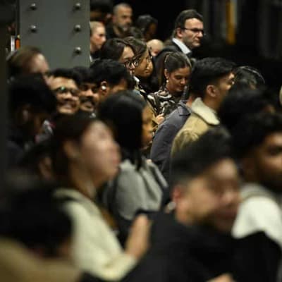 Commuter chaos tipped to continue after power failure