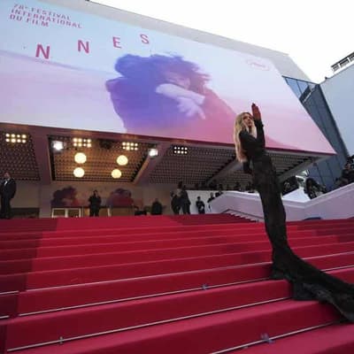 Arson suspected as power outage hits Cannes festival