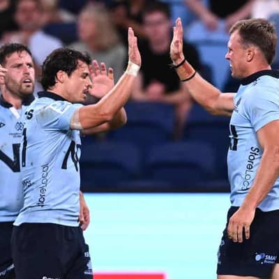 Waratahs keep finals hopes alive with extra Super win